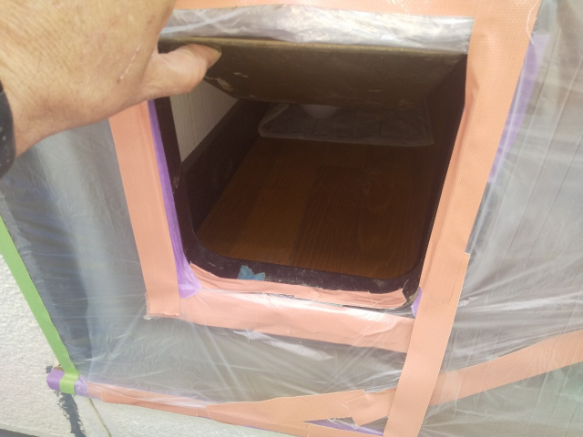 猫の入り口を確保　外壁塗装